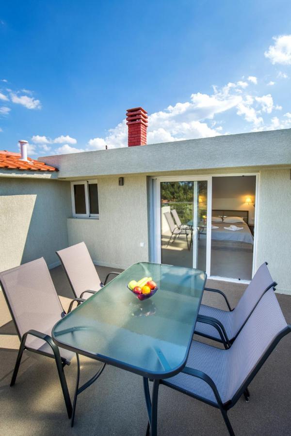 Haus Sofi Hotel Пефкари Екстериор снимка