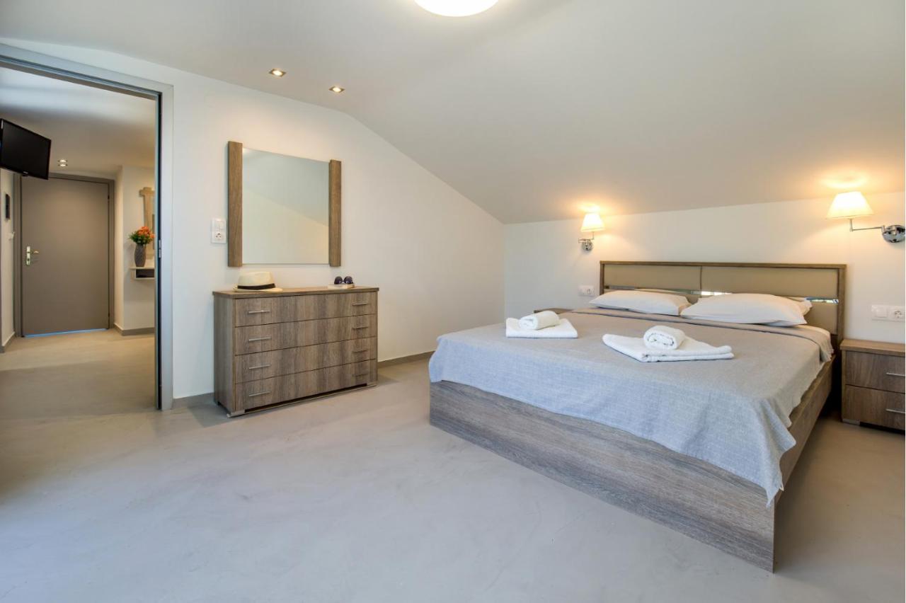 Haus Sofi Hotel Пефкари Екстериор снимка