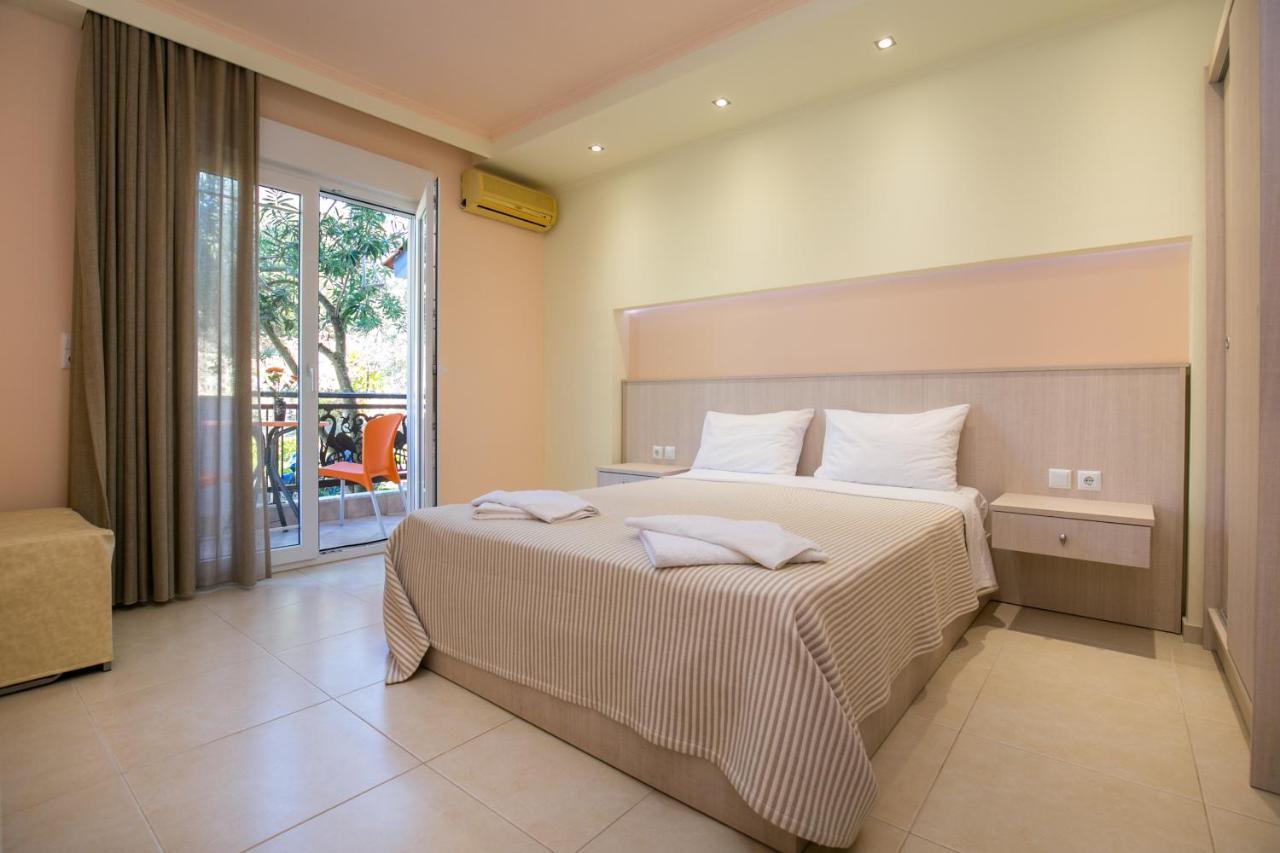 Haus Sofi Hotel Пефкари Екстериор снимка