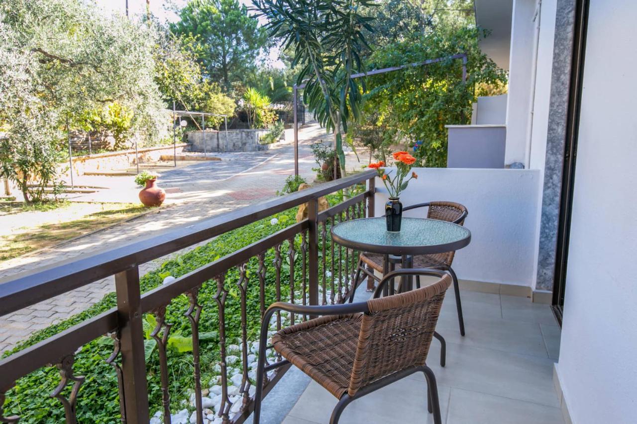 Haus Sofi Hotel Пефкари Екстериор снимка